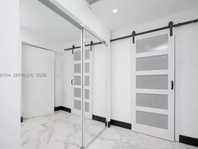 Продажа дома по адресу 2920 SW 69th Ave - фото 9290516