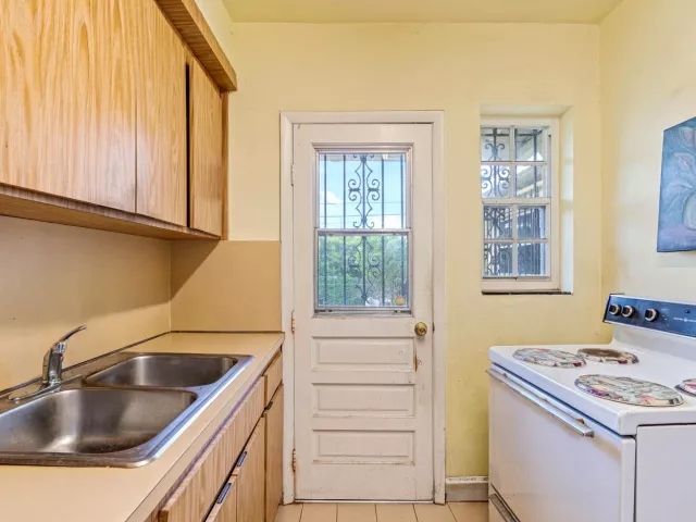 Продажа дома по адресу 331 Tamiami Canal Road - фото 9241779