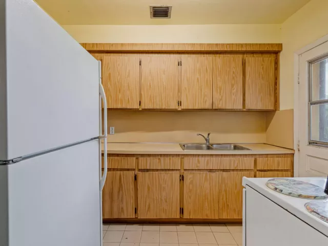 Продажа дома по адресу 331 Tamiami Canal Road - фото 9241784