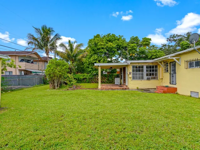 Продажа дома по адресу 331 Tamiami Canal Road - фото 9241803