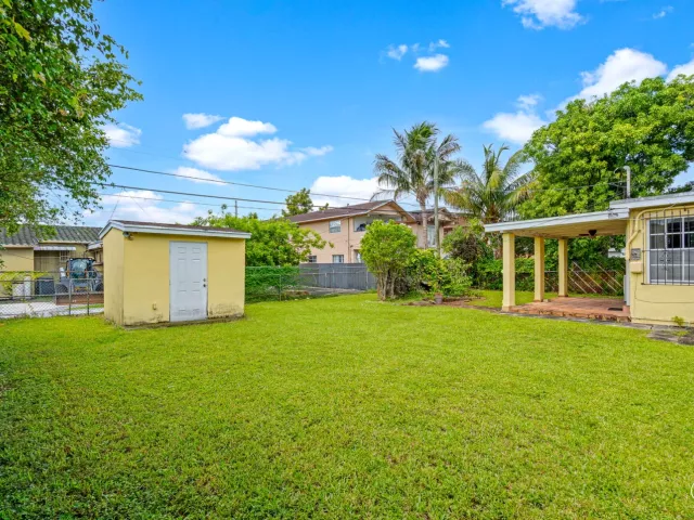 Продажа дома по адресу 331 Tamiami Canal Road - фото 9241806