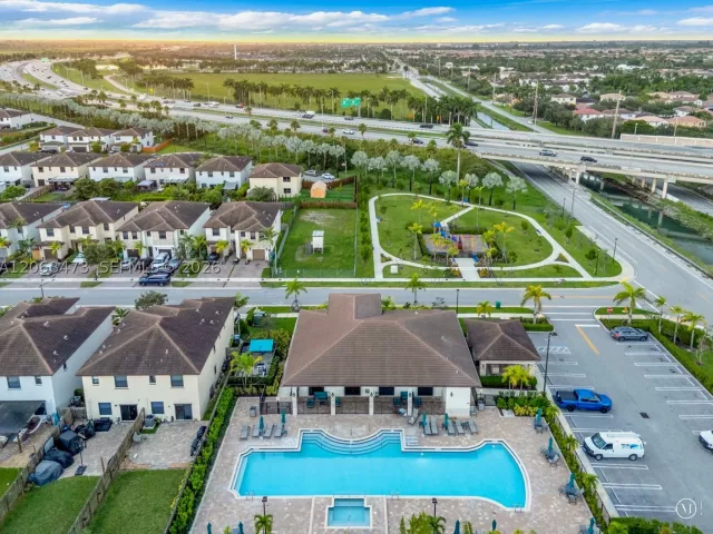 Продажа дома по адресу 24900 SW 107th Ct - фото 9240521