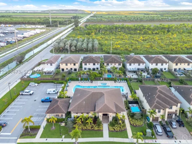 Продажа дома по адресу 24900 SW 107th Ct - фото 9240522