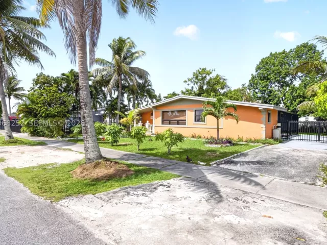 Продажа дома по адресу 17350 NW 16th Ave - фото 9246304
