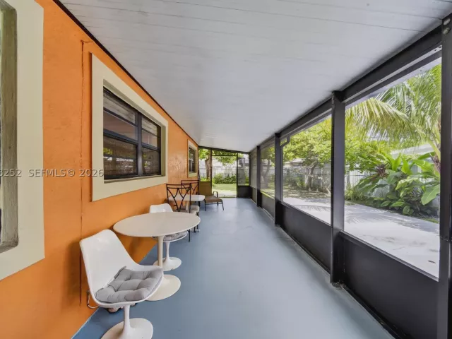 Продажа дома по адресу 17350 NW 16th Ave - фото 9246365