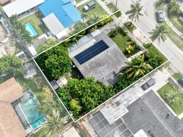 Продажа дома по адресу 17350 NW 16th Ave - фото 9246385