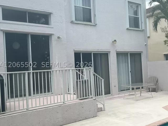 Продажа дома по адресу 15857 NW 4th Court - фото 9270014