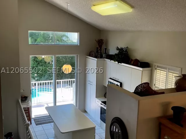 Продажа дома по адресу 15857 NW 4th Court - фото 9270015