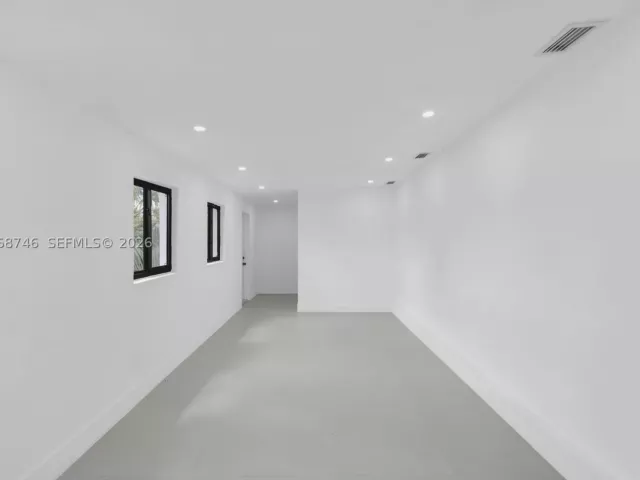 Продажа дома по адресу 18425 NW 23rd Ave - фото 9246197