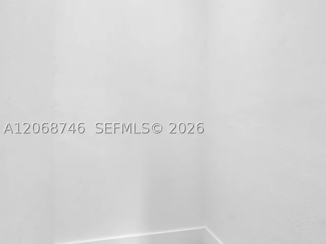 Продажа дома по адресу 18425 NW 23rd Ave - фото 9246220