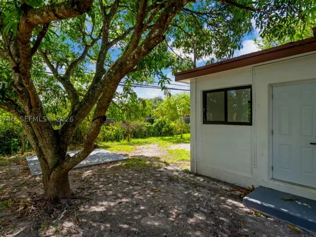 Продажа дома по адресу 18425 NW 23rd Ave - фото 9246227