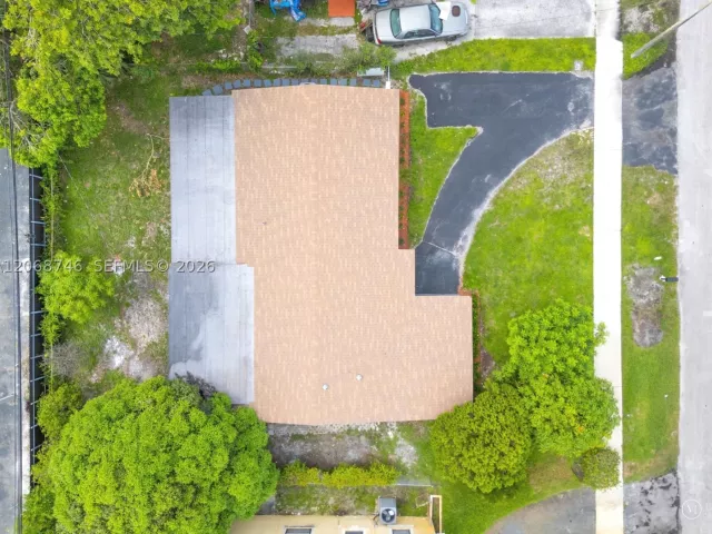 Продажа дома по адресу 18425 NW 23rd Ave - фото 9246256