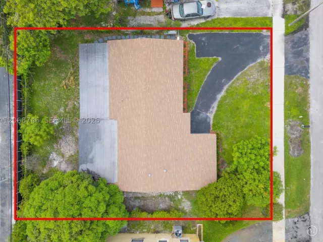 Продажа дома по адресу 18425 NW 23rd Ave - фото 9246258