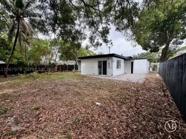 Продажа дома по адресу 1108 SW 22nd Ave - фото 9274341