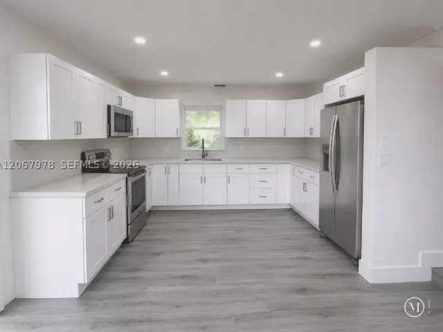 Продажа дома по адресу 1108 SW 22nd Ave - фото 9274336