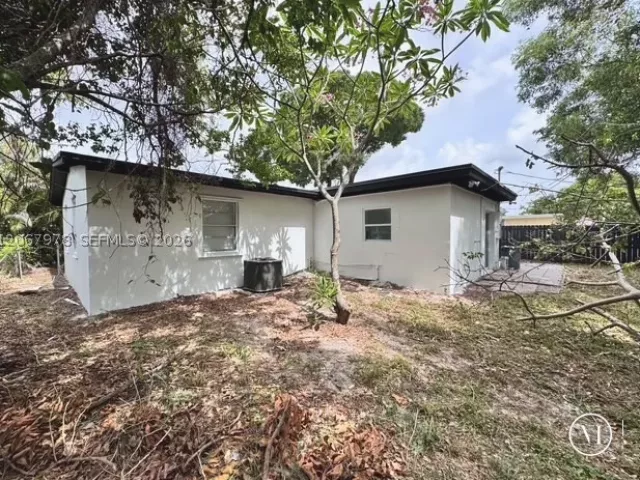 Продажа дома по адресу 1108 SW 22nd Ave - фото 9274340