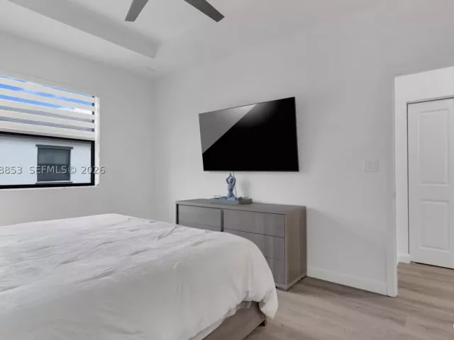 Продажа дома по адресу 550 NE 207th St - фото 9283018