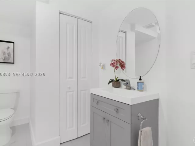 Продажа дома по адресу 550 NE 207th St - фото 9283026