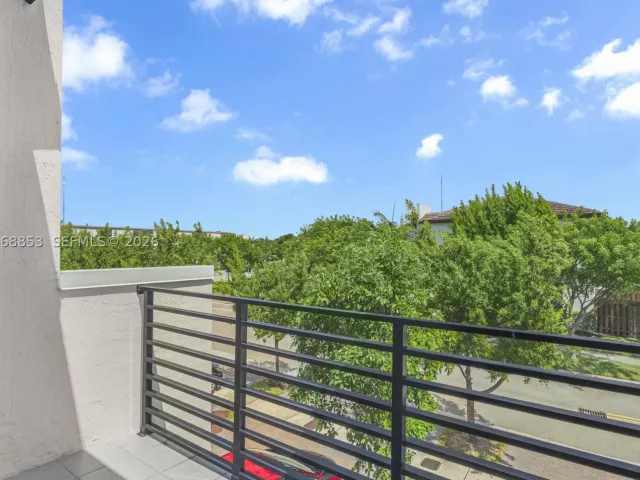 Продажа дома по адресу 550 NE 207th St - фото 9283028