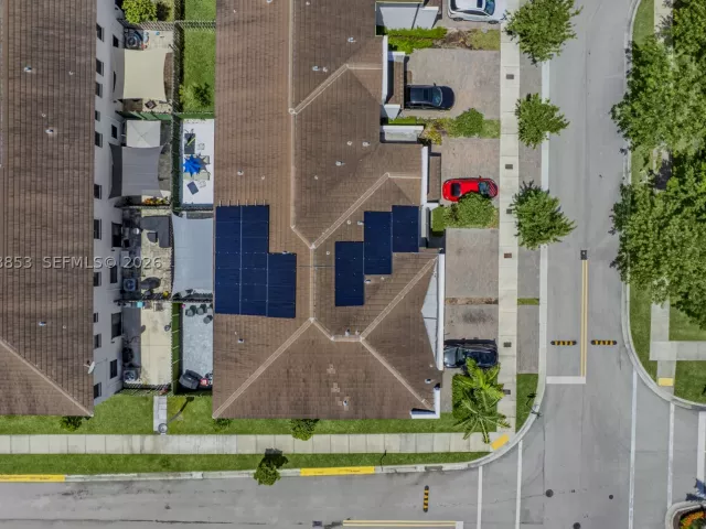 Продажа дома по адресу 550 NE 207th St - фото 9283032