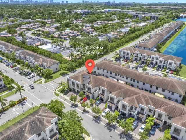 Продажа дома по адресу 550 NE 207th St - фото 9283034