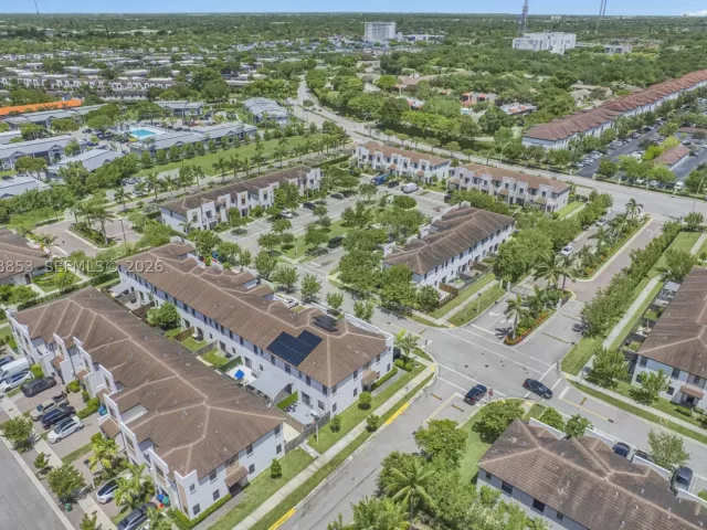 Продажа дома по адресу 550 NE 207th St - фото 9283035