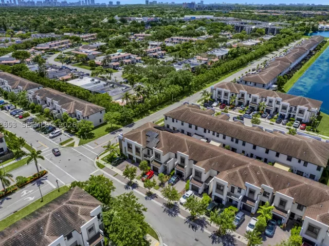 Продажа дома по адресу 550 NE 207th St - фото 9283036