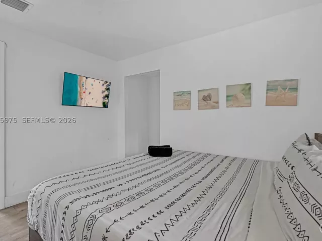 Продажа дома по адресу 407 S 56th Ter - фото 9252288