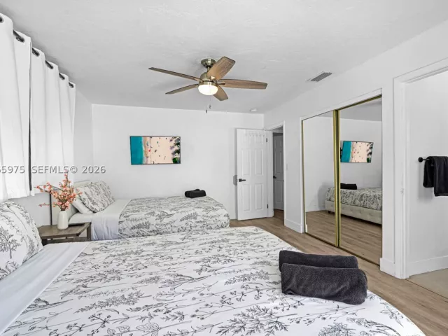 Продажа дома по адресу 407 S 56th Ter - фото 9252299