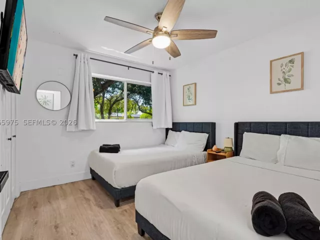 Продажа дома по адресу 407 S 56th Ter - фото 9252305