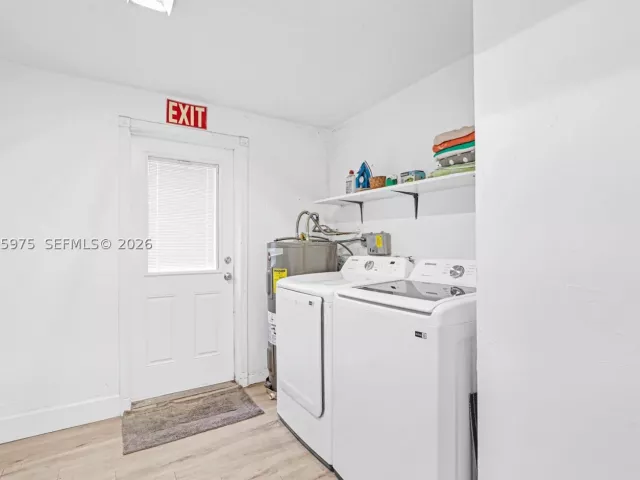 Продажа дома по адресу 407 S 56th Ter - фото 9252310