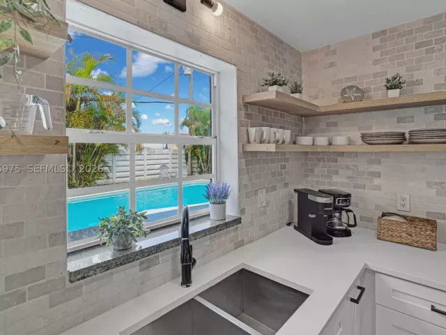 Продажа дома по адресу 407 S 56th Ter - фото 9252234