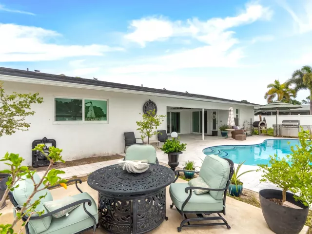 Продажа дома по адресу 1780 SW 12TH Street - фото 9247542