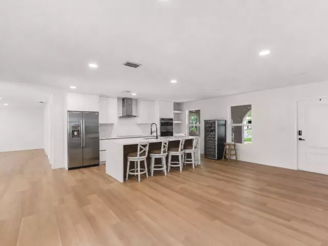Продажа дома по адресу 1780 SW 12TH Street - фото 9247545