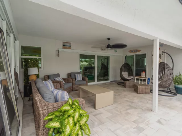 Продажа дома по адресу 1780 SW 12TH Street - фото 9247547