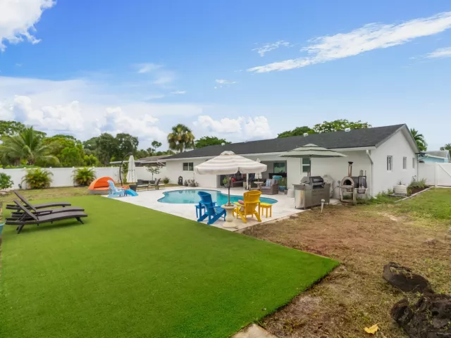 Продажа дома по адресу 1780 SW 12TH Street - фото 9247549