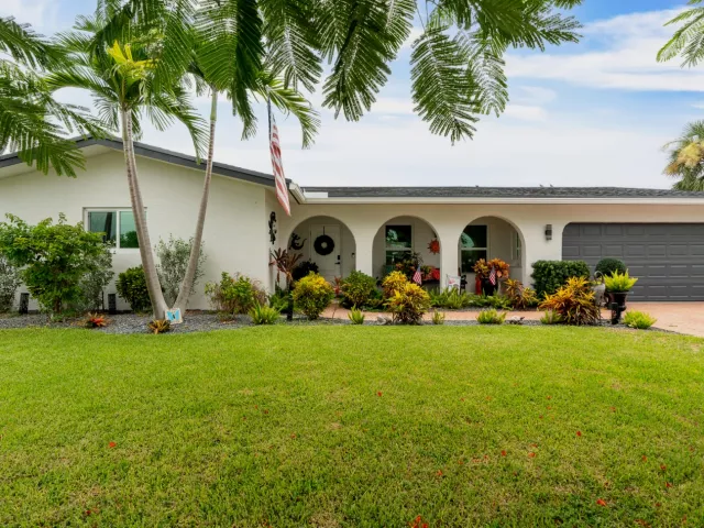 Продажа дома по адресу 1780 SW 12TH Street - фото 9247562