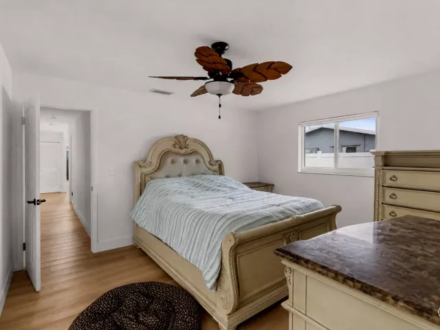 Продажа дома по адресу 1780 SW 12TH Street - фото 9247513