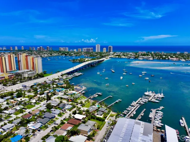 Продажа дома по адресу 265 E 23RD Street - фото 9282483