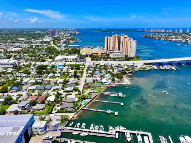 Продажа дома по адресу 265 E 23RD Street - фото 9282485