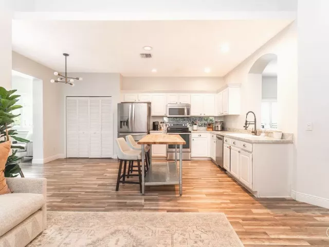Продажа дома по адресу 1044 ANCHOR Point - фото 9264639