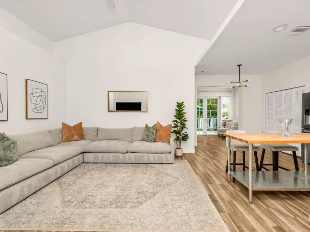 Продажа дома по адресу 1044 ANCHOR Point - фото 9264641