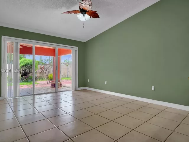 Продажа дома по адресу 901 NW 128th Pl - фото 9255039
