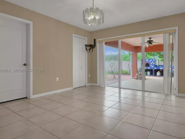 Продажа дома по адресу 901 NW 128th Pl - фото 9255042
