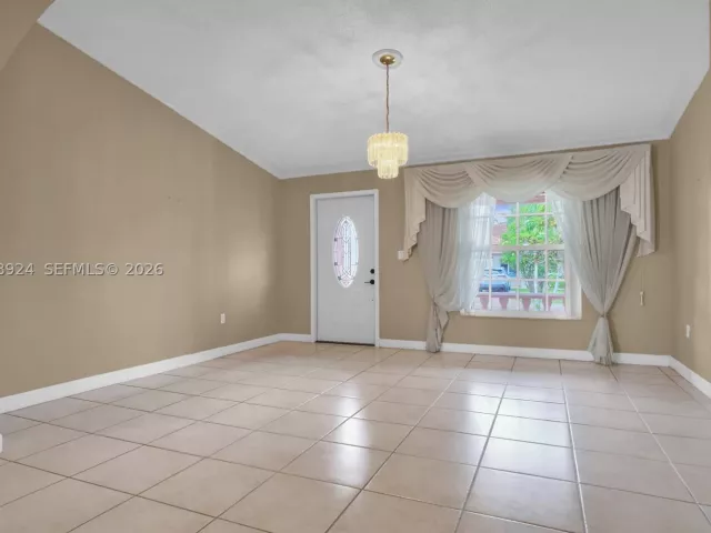 Продажа дома по адресу 901 NW 128th Pl - фото 9255027