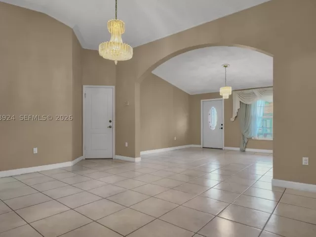 Продажа дома по адресу 901 NW 128th Pl - фото 9255031
