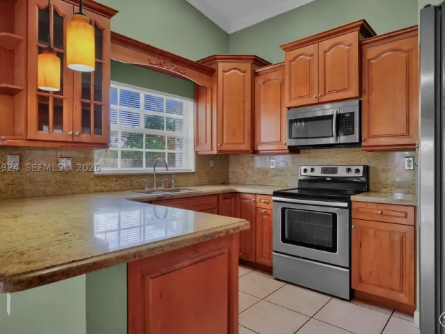 Продажа дома по адресу 901 NW 128th Pl - фото 9255032