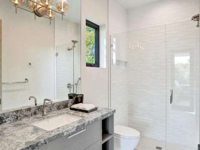 Продажа дома по адресу 23 ISLA BAHIA Drive - фото 9375341