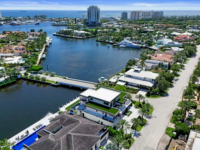 Продажа дома по адресу 23 ISLA BAHIA Drive - фото 9375311