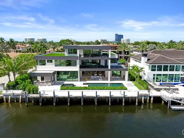 Продажа дома по адресу 23 ISLA BAHIA Drive - фото 9375312